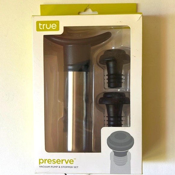 True Pump It Up Wine Preserver Vacuum Pump & Stopper Set NEW Keeps Wine Fresh! - Picture 3 of 4